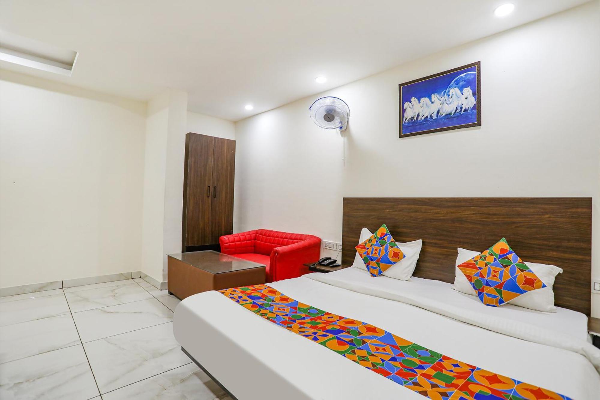 Fabhotel Kinsfolk Ghaziabad Exterior photo
