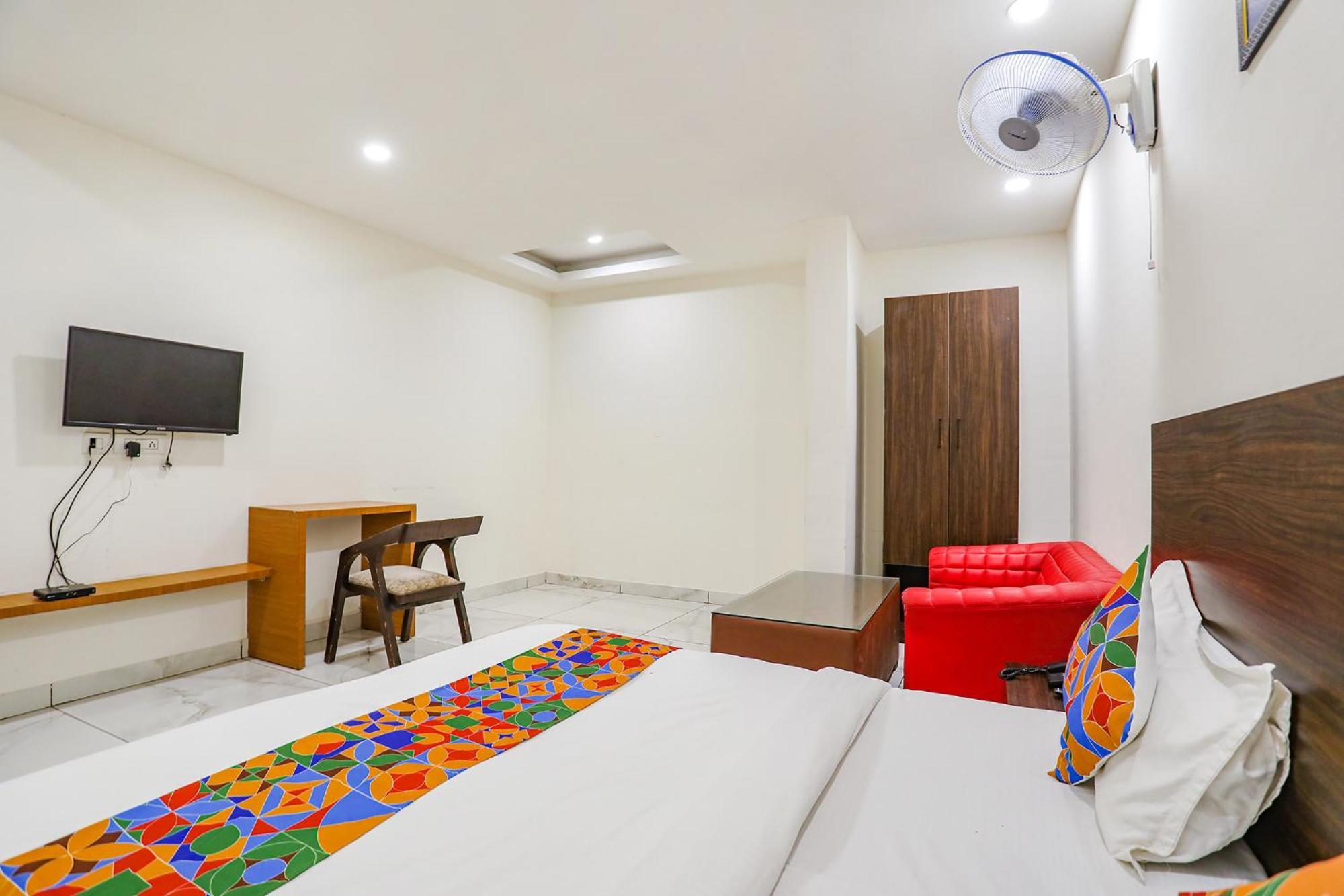 Fabhotel Kinsfolk Ghaziabad Exterior photo